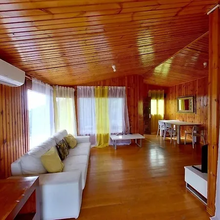 Complejo Rural Pedregales * Estepona